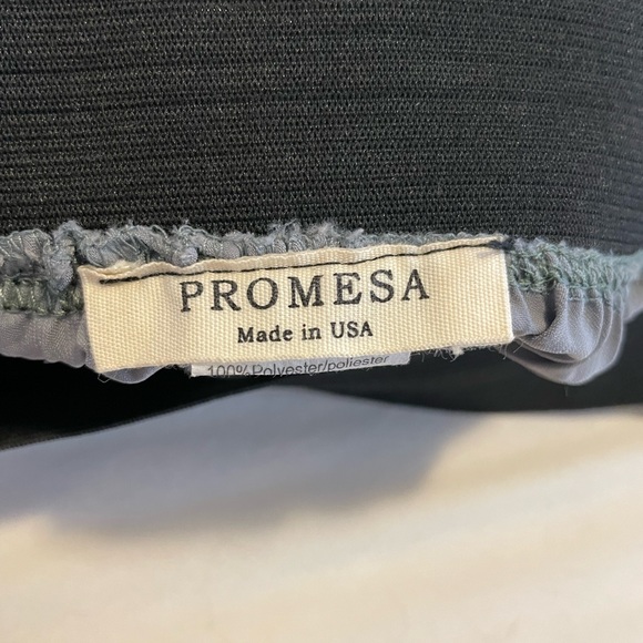 Silver pleated maxi skirt size medium - Picture 2 of 2